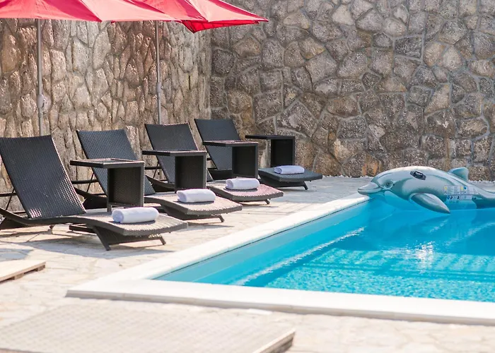 Luxury And Modern With Pool Near By Traveler Tourist Agency Krk - Id 2138
