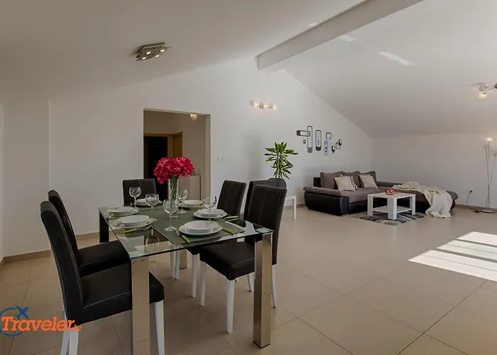 Luxury And Modern With Pool Near By Traveler Tourist Agency Krk - Id 2138 别墅