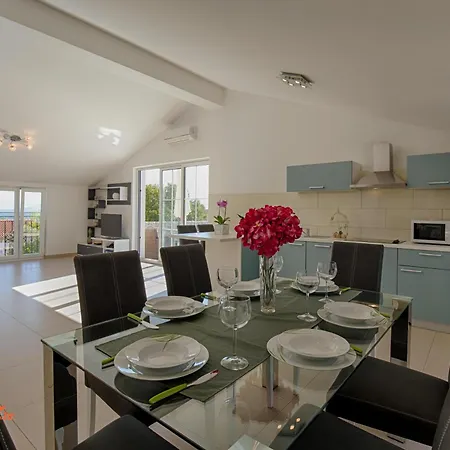 Luxury And Modern With Pool Near By Traveler Tourist Agency Krk - Id 2138 * Vrh (Krk)