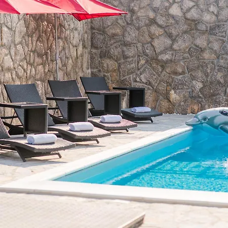 Luxury And Modern With Pool Near By Traveler Tourist Agency Krk - Id 2138