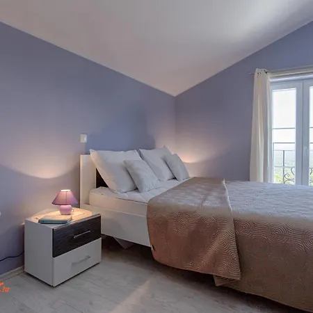 Luxury And Modern With Pool Near By Traveler Tourist Agency Krk - Id 2138 Vrh (Krk)