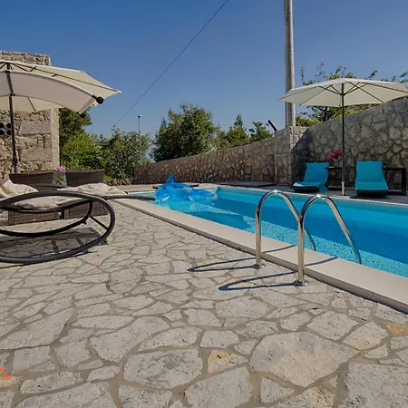 Luxury And Modern With Pool Near By Traveler Tourist Agency Krk - Id 2138 Вилла *