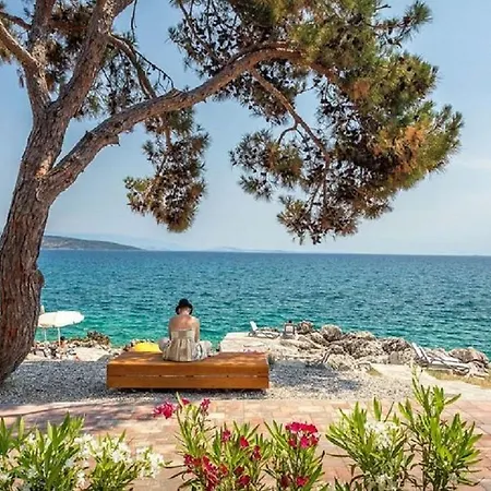 Luxury And Modern With Pool Near By Traveler Tourist Agency Krk - Id 2138 *