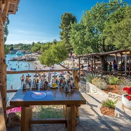 Luxury And Modern With Pool Near By Traveler Tourist Agency Krk - Id 2138