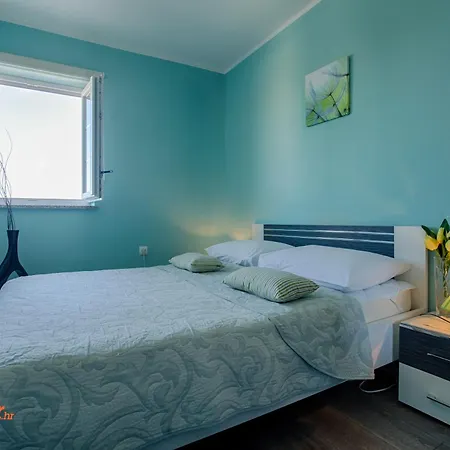 Luxury And Modern With Pool Near By Traveler Tourist Agency Krk - Id 2138 *