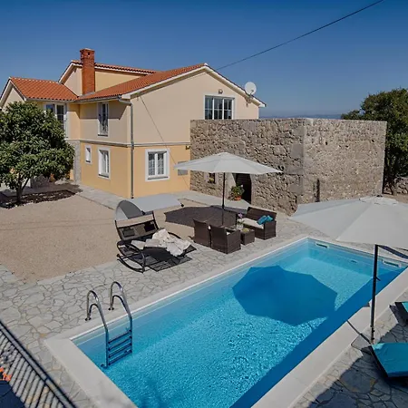 Luxury And Modern With Pool Near By Traveler Tourist Agency Krk - Id 2138 Vrh (Krk)