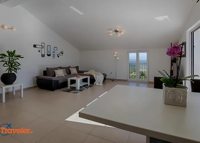 Vilă Luxury And Modern With Pool Near By Traveler Tourist Agency Krk - Id 2138 Vrh (Krk)