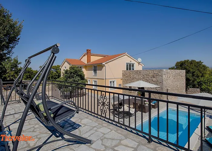 Luxury And Modern With Pool Near By Traveler Tourist Agency Krk - Id 2138 Vrh (Krk)