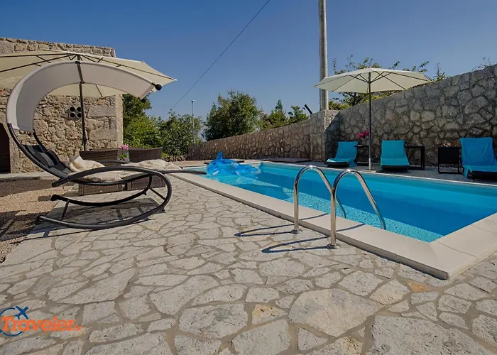 Luxury And Modern With Pool Near By Traveler Tourist Agency Krk - Id 2138 Vilă *