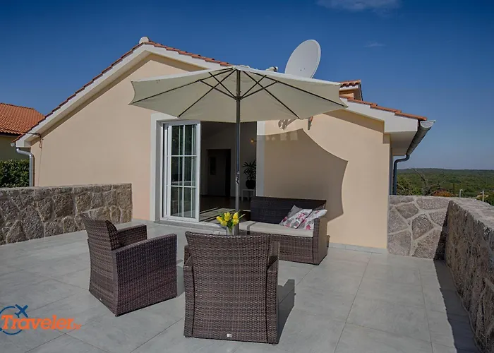 Luxury And Modern With Pool Near By Traveler Tourist Agency Krk - Id 2138