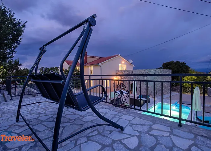 Vilă Luxury And Modern With Pool Near By Traveler Tourist Agency Krk - Id 2138