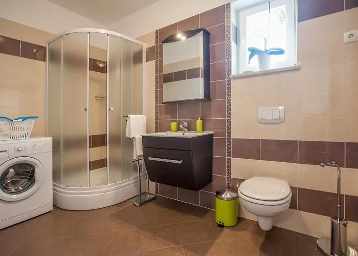 Luxury And Modern With Pool Near By Traveler Tourist Agency Krk - Id 2138 Vilă